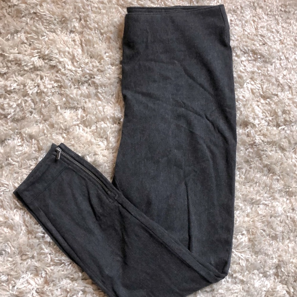 Ankle zipper pants